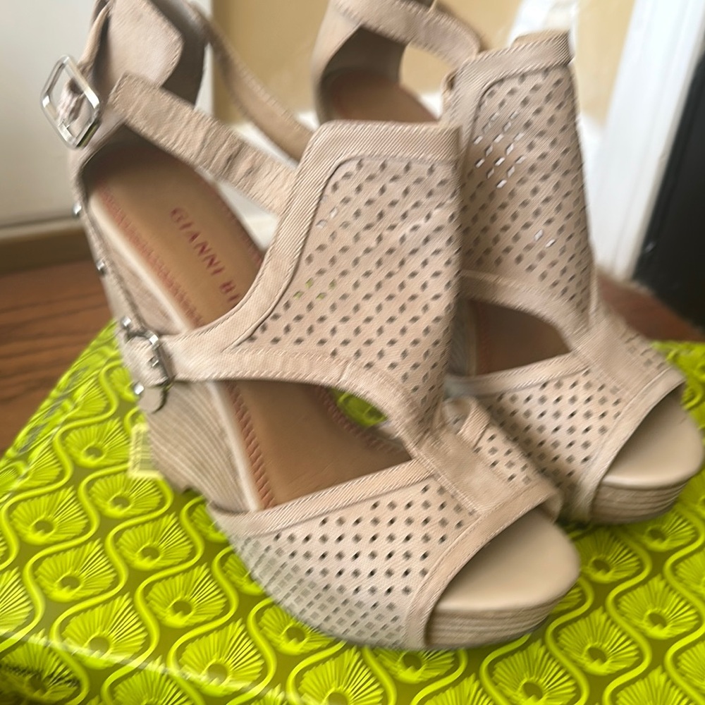 Gianni Bini Women's Tan Wedge Sandals